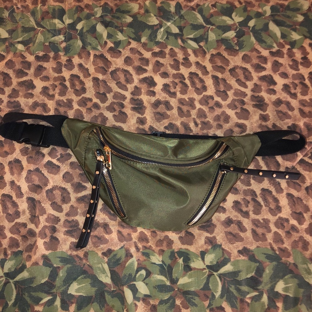 Fanny pack
